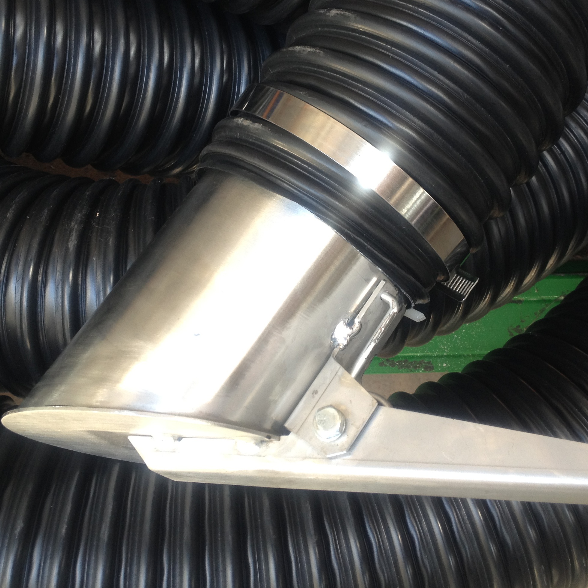 Vehicle Exhaust Nozzle