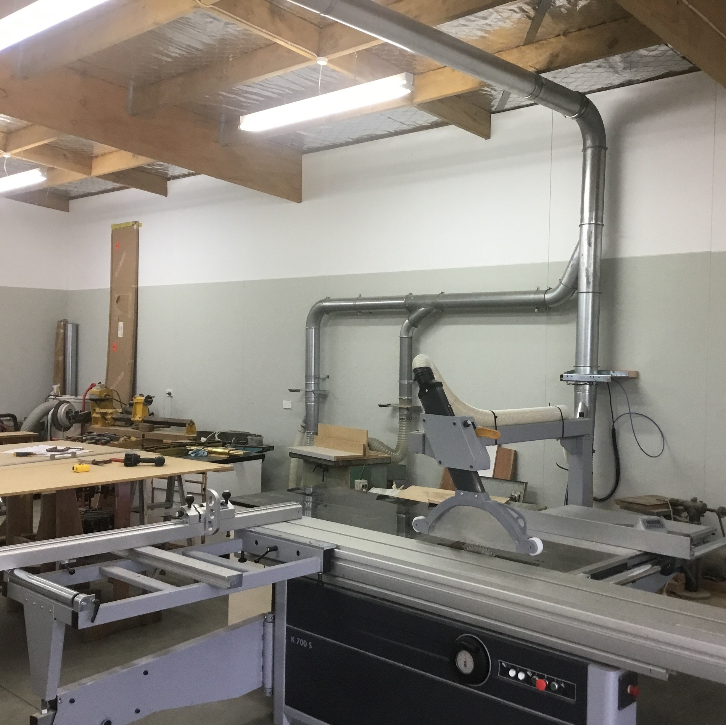 Table saws need correctly sized ducting and dust filtration to keep your workshop clean,safe and compliant
