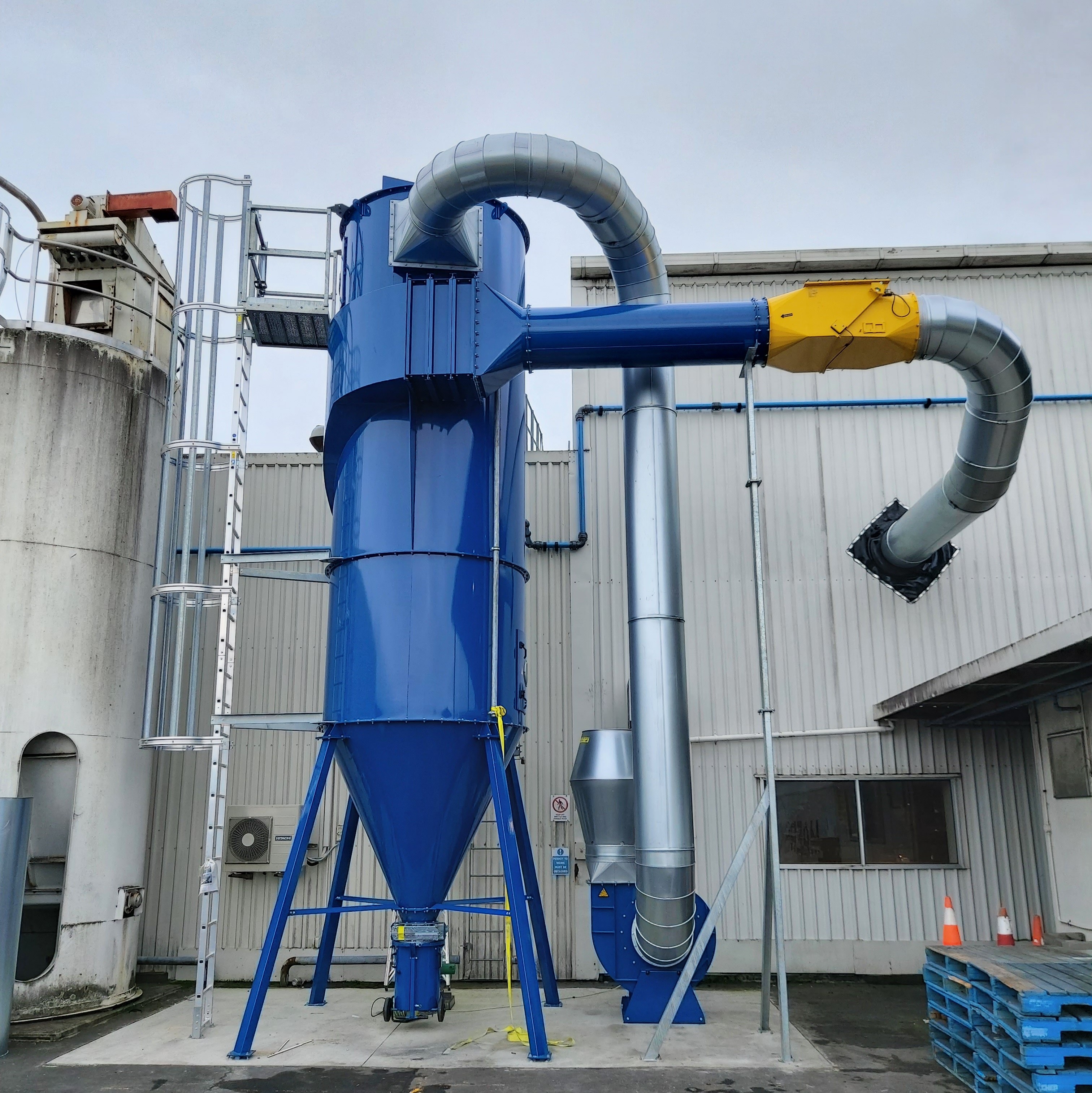 Filter includes VFV and VariPulse cleaning - Shut-off valve fitted to dust for additional safety